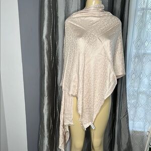 Calvin Klein  women’s monogram large Elegant Cream Shawl Wrap 1sz